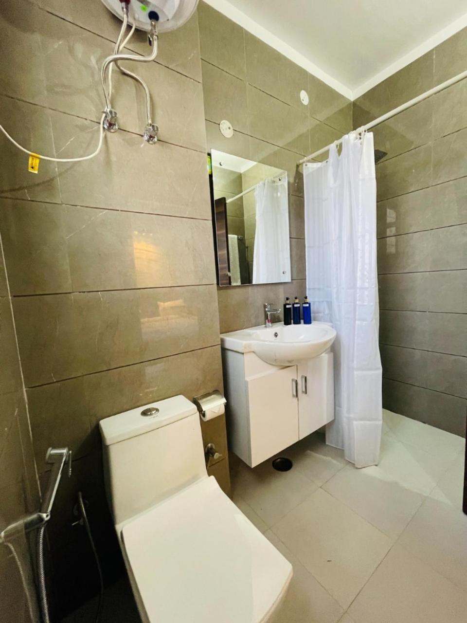 Bedchambers Medicity Serviced Apartments In Gurgaon Exterior photo